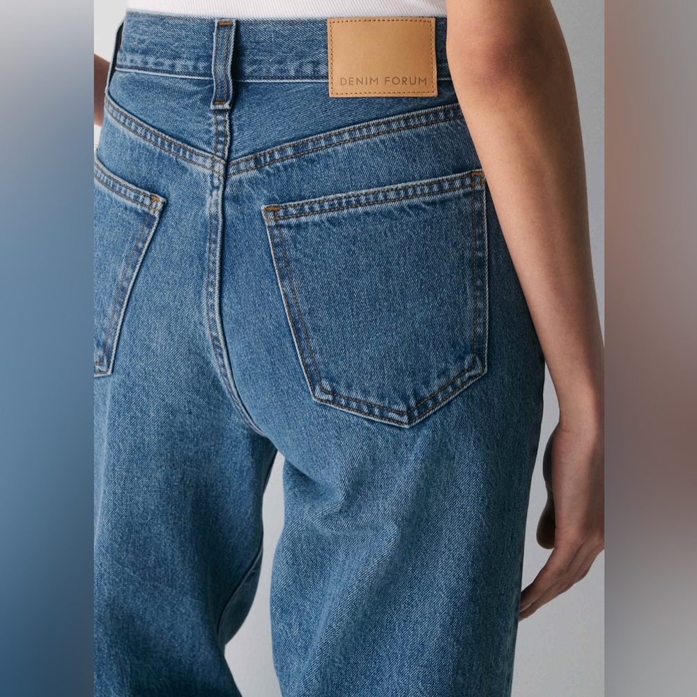 Aritzia - Denim Forum The Farrah Hi-Rise Wide Jean (5 Yrs Kiss N Tell Blue) - Picture 5 of 10